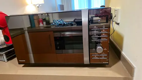 Panasonic Countertop Microwave Oven - Good Working Condition