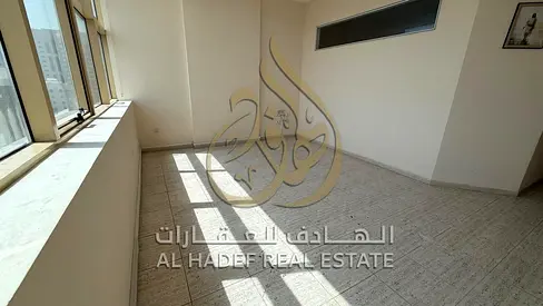 🏡✨ غرفة وصالة للإيجار السنوي في المجاز 2 – الشارقة ✨🏡  فرصة مميزة للسكن في منطقة **المجاز 2** بالشارقة، على **شارع جمال عبدالناصر**، في موقع حيوي يت