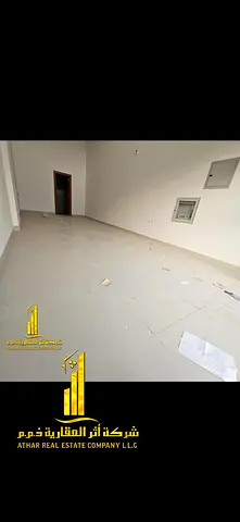 🏬 Spacious shop for annual rent in Al Rashidiya 2 – next to the Ruler's Palace and near the Ladies' Park ✨ 🔹 Highly strategic location in the heart