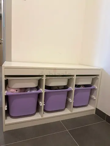 IKEA toys storage very good condition with random toys in it or empty.