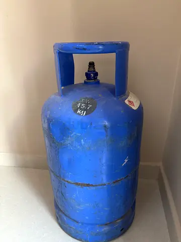 Used Adnoc Blue LPG Gas Cylinder - 15.7 KG Good Condition)