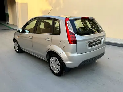 2011 FORD FIGO 照片 6