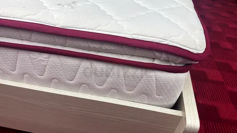 Used bed and matress light use madicated matress