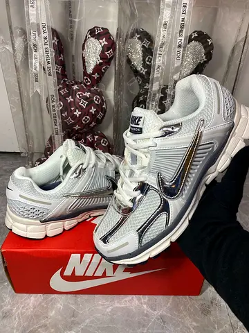 NIKE Zoom Vomero 5 "Metallic Silver" shoes unisex