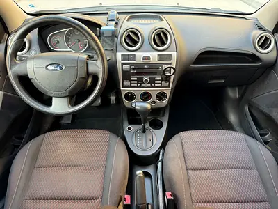2011 FORD FIGO 照片 10