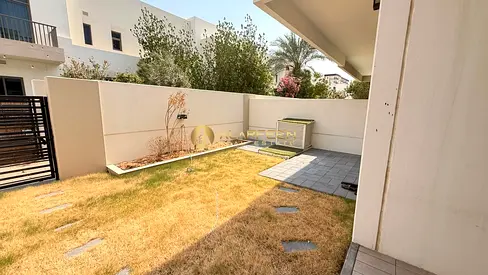 Luxury Modern Townhouse with Spacious Bedrooms, Elegant Living & Dining Area, Fully Equipped Kitche