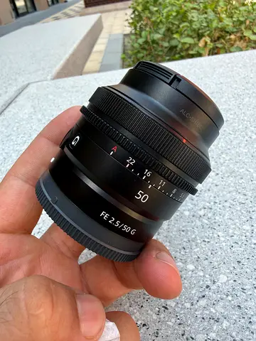 Sony FE 50mm F2.5 G prime lens full frame the condition is new only used few times while traveling
