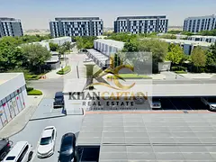 Modern Layout 1BR Balcony Two Bath Gym Pool Parking Available