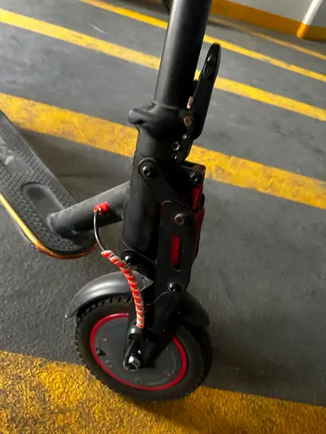 Used electric scooter - foldable commuter scooter, front-wheel drive.