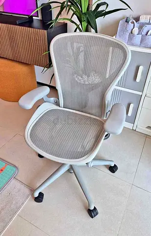 Herman miller Aeron remastered size B fully loaded for selling