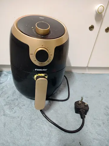 Used Nikai Air Fryer - 2.6L (Black/Gold) - Works good, Some Cosmetic Wear