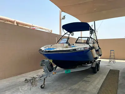 Yamaha jet boat