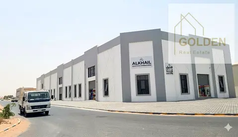 بقوه كهرباء120 kvaمستودع جديد واجه مدخل طريق رئيسي بسعر تنافسي بموقع حيوي وواجهة مباشرة على الشارع، مناسب لمختلف الأنشطة الصناعيه والتخزين والتجاره العامه