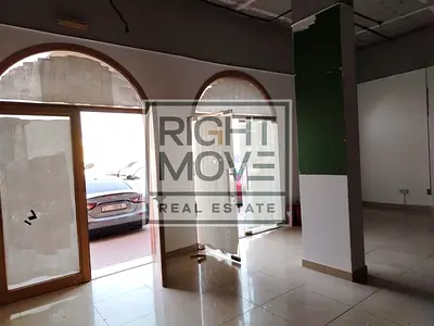 Spacious shop for rent | Parking side | Spain Cluster