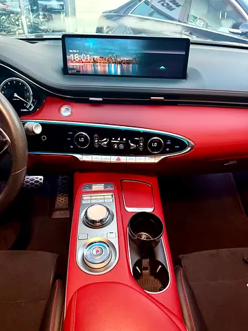2022 Genesis GV70 photo 7