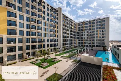 Pool view | High Floor | Community Living