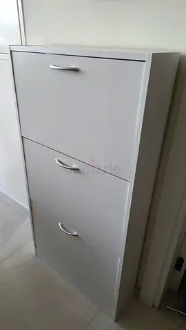 White 3-Door Shoe Cabinet / Storage Cabinet  / 9 pairs with 3 drawer