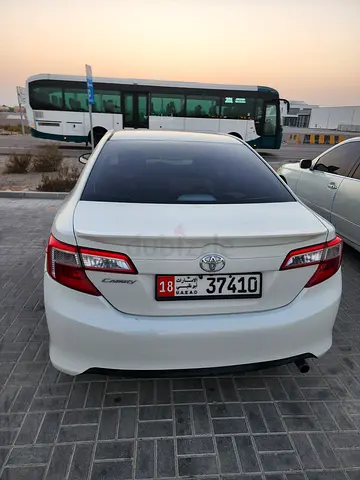 2015 Toyota Camry GL - Reliable and Well Maintained Sedan