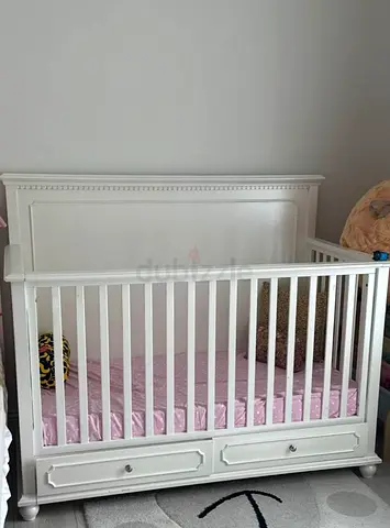 White Wooden Baby Crib with Under-Storage Drawers - Normal condition