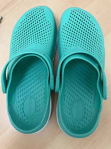 Cross slipper