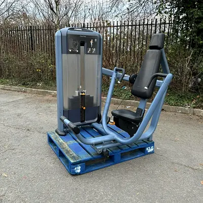 LIFE FITNESS CHEST PRESS