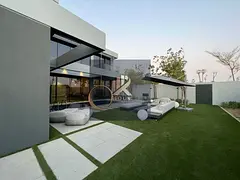 SUPER DISTRESS DEAL || BELOW THE ORIGINAL PRICE || LUXURIOUS SIGNATURE VILLA IN SARO || CORNER || 5 