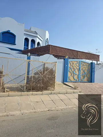Spacious 3BR Villa with Huge Yard | Prime Location | Ready to Move