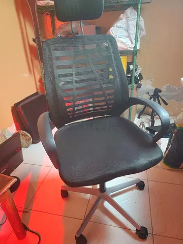 Office chair (price negotiable)
