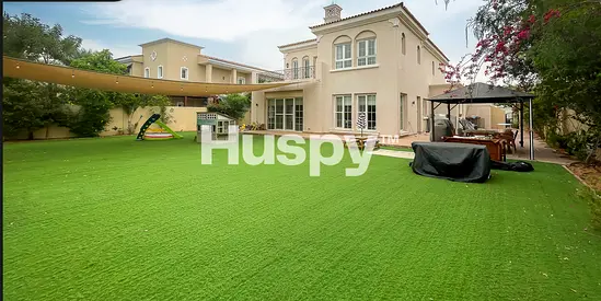 Vacant Now | Wrapped Kitchen | Landscaped
