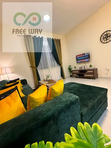 🙏 غرفة وصالة ثاني ساكن الروضه🙏 ✅ شارع الشيخ عمار خلف شروق مول ✅ 🩷 الشقة حمام واحد بدون بلكونة 💜