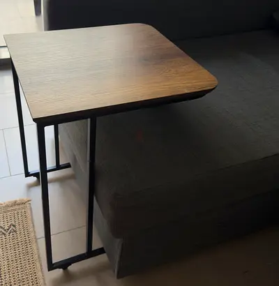 C-shaped Side Table / Sofa Laptop Table with Wooden Top and Metal Frame