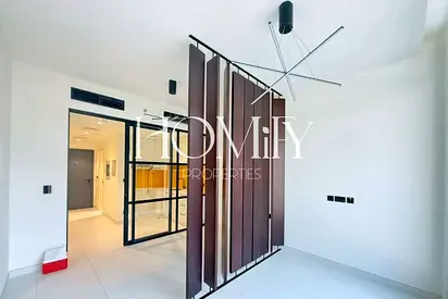 HUGE LAYOUT | MODERN FINISHES | PRIME LOCATION
