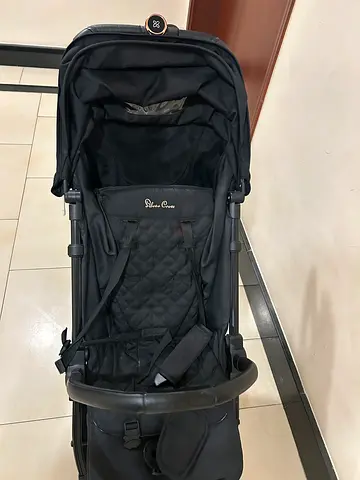 Silver Cross Black Lightweight Stroller - Good Condition. Allowed as hand baggage in flights.