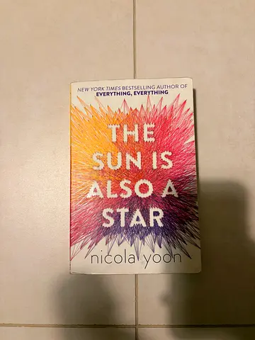 The Sun Is Also a Star by Nicola Yoon - Paperback