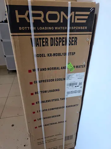 Water dispenser bottom loading