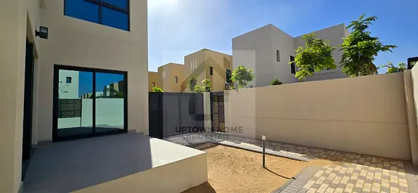 3bed / corner/ brand new/ ready to move /masters