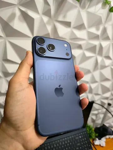 Selling Apple iPhone 17 Pro Max 256GB in pristine, like-new condition (Open Box / Mint Condition).