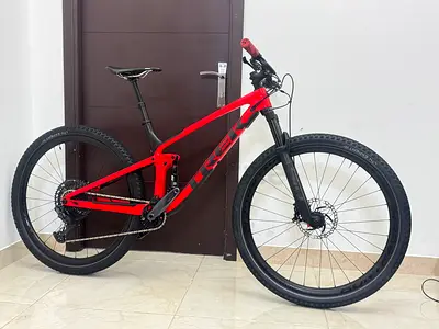 Trek top fuel 9.8 full carbon xc downcountry bike