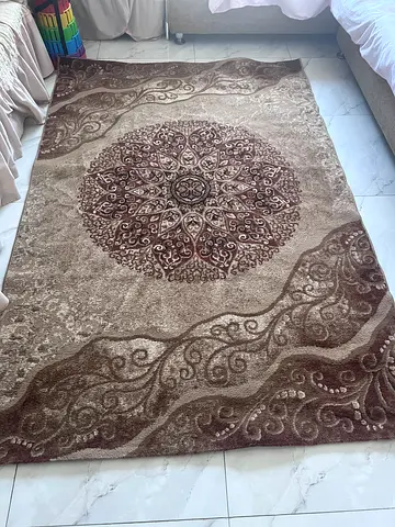Beige Brown Medallion Area Rug - Good Condition 220 x 140 & was just cleaned at the dry clean