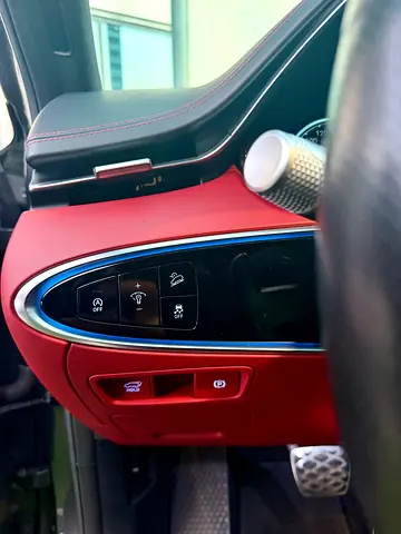 2022 Genesis GV70 photo 9