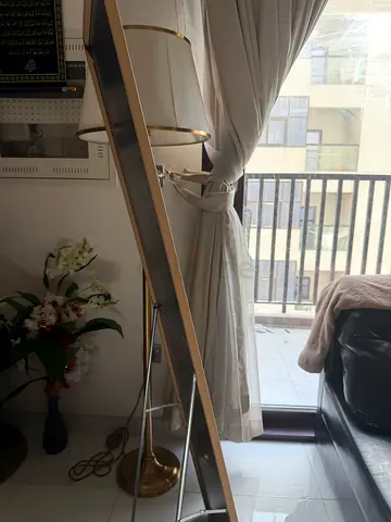 Huge size mirror with no scratch nothing