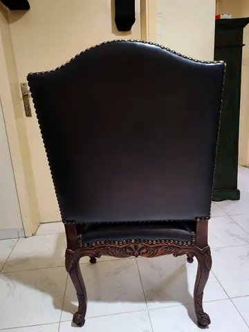 Wooden CHAIR - Royal Looking