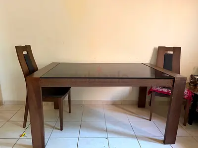 Solid Wood Dining Table with 4 Chairs - Dark Finish. Extensibility