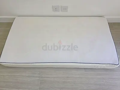 Medium-firm single mattress in great shape size 132x70cm