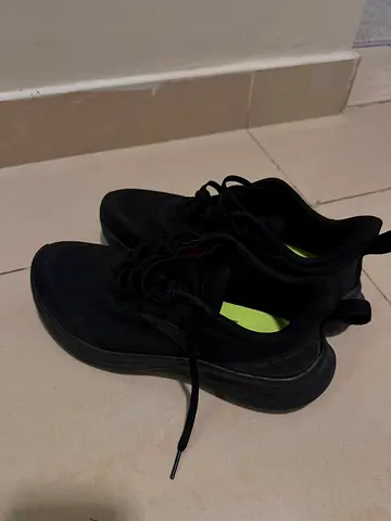 Black casual sneakers, lightly used, size 41 EU