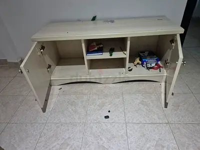 Very good condition TV table in Al nahda 1
