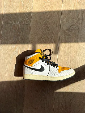 Used Nike Air Jordan 1 Mid - White/Yellow, size available