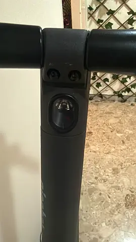 Foldable electric scooter — Excellent condition,