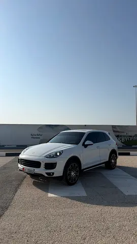 Porsche Cayenne 2016 Standard GCC Specs | Service History in Agency until 88,000 km