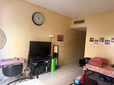 Fully Furnished Studio Flat sharing for 1 person